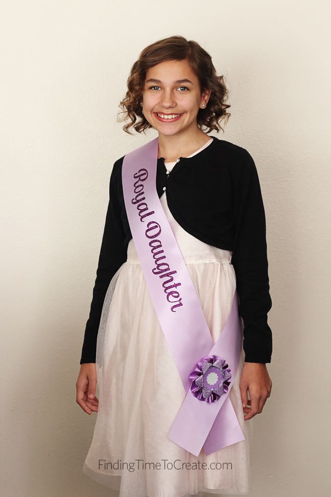 How to Make a Beautiful DIY Princess Sash