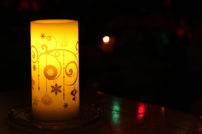 holiday candle_night