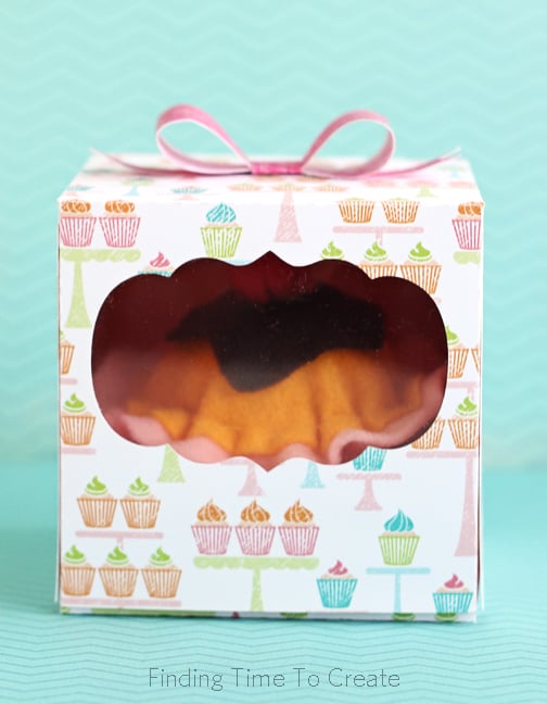Felt cupcake in a decorative box
