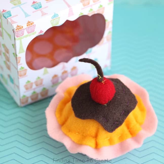 Felt cupcake in a decorative box