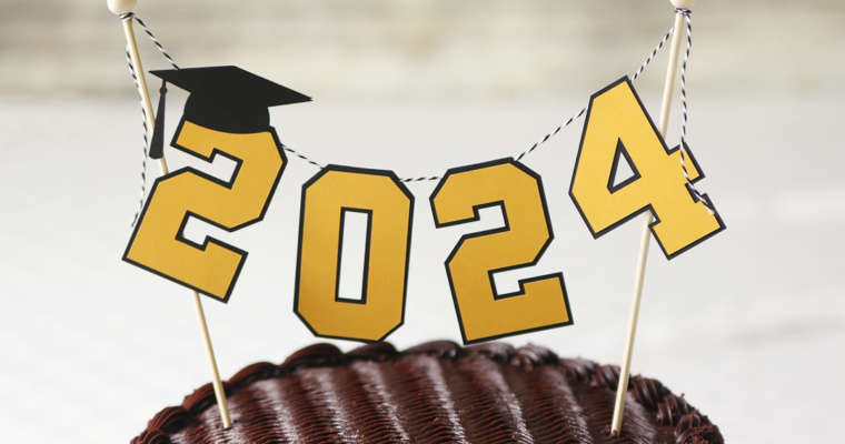 Craft Along: Graduation Cake Topper